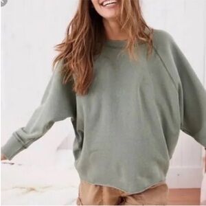 Aerie Oversized Lightweight Crewneck Olive Green